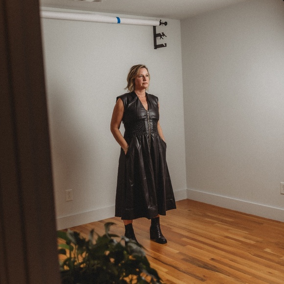 Meet your Posher, Candace - Picture 1 of 1